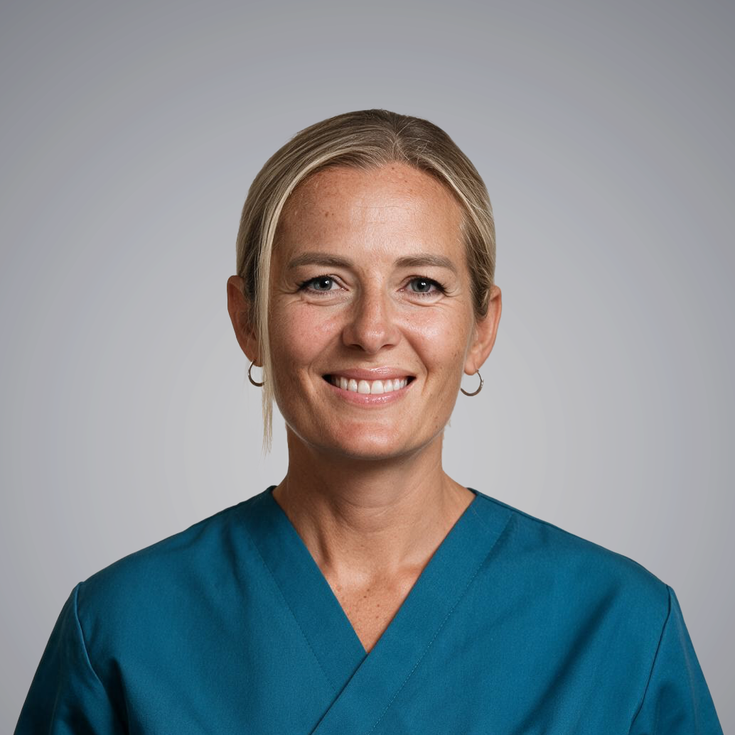 Portraitfoto von Olga Warkentin, in blauem Kasack in der gastroenterologische Facharztpraxis Osthessen
